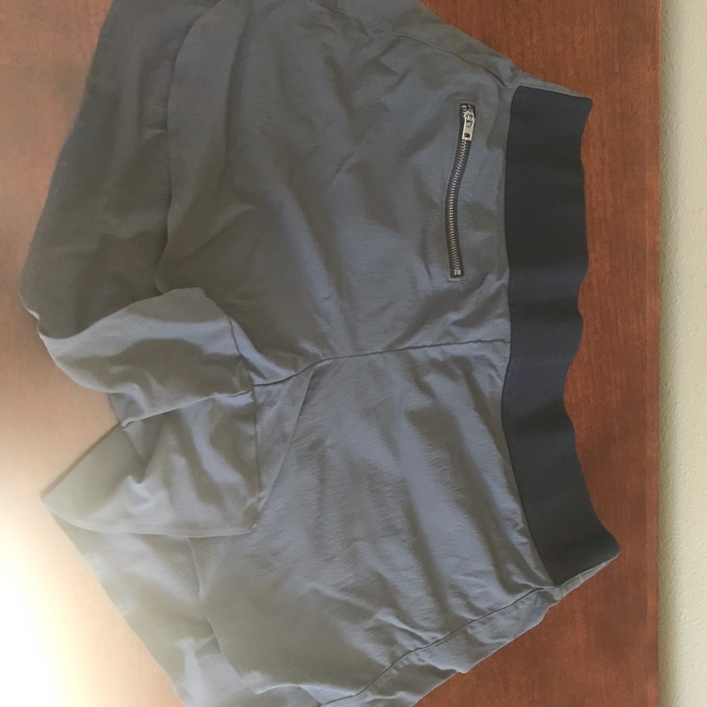 Athleta short